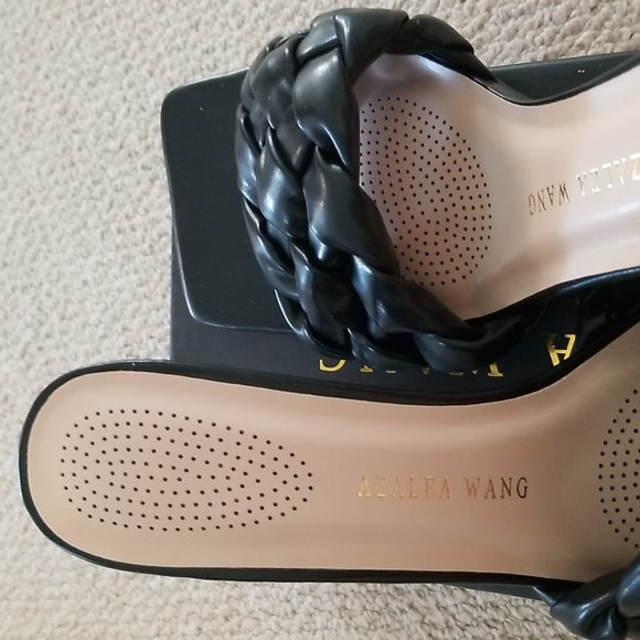 🌻 HOST PICK 🌻Azalea Wang woven slides - Picture 4 of 10